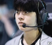 [LCK] 상대 바텀 집중 공략한 DK, KDF에 1세트 선취