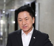 방통위원장 임명 관련 답변하는 김기현 대표