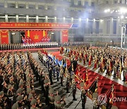 [1보] 北열병식에 김정은 참석…중국·러시아 대표단도 주석단에