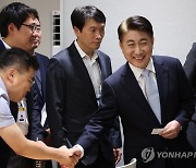 밝은 표정으로 기자단 만나는 이동관 방송통신위원장 후보자