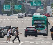 찜통더위 속 짧고 굵은 비…한동안 ‘동남아 날씨’ 계속된다