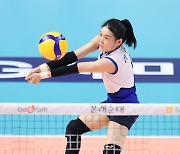 [ST포토] 김연견 '유연한 리시브'