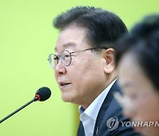 "찌라시 수준"이라지만… `10월 사퇴설` 불거진 위기의 이재명