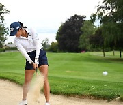 벙커에서 탈출하는 단독 1위 부티에 [LPGA 메이저 에비앙 챔피언십]