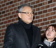 유인촌·이동관 과거 장관·수석 손발…언론·문화계 ‘투트랙 탄압’