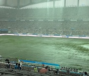 Heavy rain drenches pitch ahead of Man City vs. Atletico