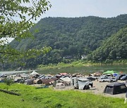 연일 불볕 더위에 홍천강변 '북적북적' [쿠키포토]