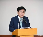 "착각말고 미래사업 전력"…'조선업 흑자'에도 낙관론 끊은 권오갑