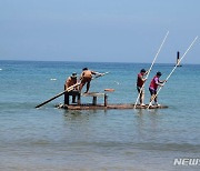 제주 전통 뗏목 '테우'