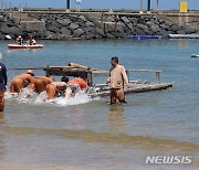 제주 '테우' 노젓기 대회