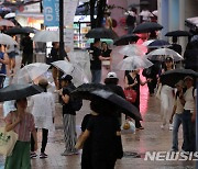 서울 일요일 오후 '살벌한 비'…한때 지하철 멈추기도(종합)