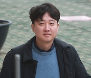 이준석 "교권회복 논의, 체벌 부활로 가선 안돼"…홍준표 "이준석도 안고, 유승민도 안고가라"…조정식 “이재명 퇴진설, 터무니없는 지라시” [투데이 여의도 스케치]