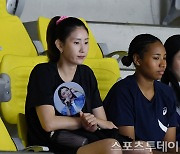 [ST포토] 김수지 '김연경 부채들고'