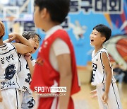 [포토S] KBL 유소년농구대회, '내 동료 정말 멋져'