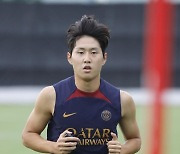 이강인 힘차게 달렸다, 햄스트링 부상 털어냈나 '훈련 재개'→4일 남은 PSG-전북전도 뛸까