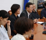 [포토]이태원참사 유가족 간담회, '모두발언하는 이재명'