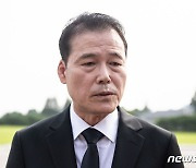 김영호 신임 통일부 장관 '취재진 질문에 답변'