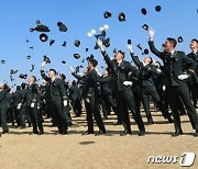 軍 "병사 봉급 인상되더라도 초급 간부 보수 못 넘어"