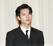 인피니트 우현, 짙은 잘생김