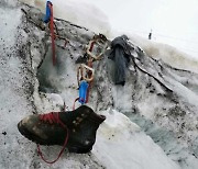 알프스 빙하 녹아내리자...37년 전 실종된 산악인 유해 발견