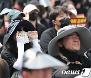 "학생들 '도전 행동' 막으면 아동학대 될까봐 맞을 수밖에" 특수교사 한숨