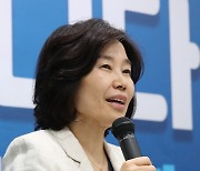 '노인 폄하' 해명하는 김은경 혁신위원장