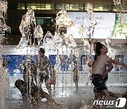 폭염 위기경보 4년만에 '심각'…여주 38.4도, 일 최고기온 기록(종합)