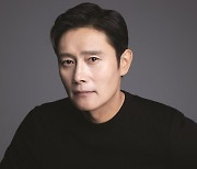 '콘크리트 유토피아' 이병헌 "꾀죄죄한 얼굴에 M자 머리, 팬들 탈퇴할까봐…" [인터뷰②]