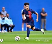 이강인, '영입 전' 뎀벨레에 주전 경쟁 밀렸다... 현지 매체 'PSG 베스트11' 선정