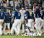 롯데전 연장 승부끝에 6-3으로 승리한 NC [사진]