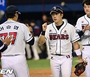 5연패 끊은 이승엽 감독, "5회 캡틴 허경민 호수비가 좋은 기운 불어넣었다"