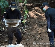 '용인 장애 영아 살해' 친부·외조모 살인 혐의 구속기소