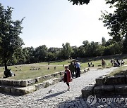 베를린 공원서 남친앞 20대여성 집단성폭행한 용의자 2명 체포