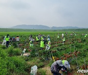 수해복구 나선 농협 임직원들