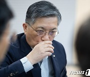 속 타는 이한준 LH 사장