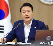 尹 찾은 새만금, 이차전지 핵심기지 탈바꿈…수조씩 쏟는 대기업들