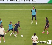 오픈 트레이닝하는 PSG