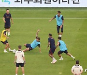 훈련하는 PSG 선수들