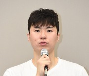 [JB포토] 이현중 '안녕하세요 호주로 향하는 이현중입니다'