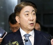 이동관, 아내 청탁 의혹에 “돈 바로 돌려줘…내가 무슨 책임 져야 하나”