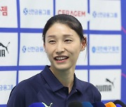 '배구여제' 김연경, IOC 선수위원 도전 공식화...진종오·이대훈과 3파전