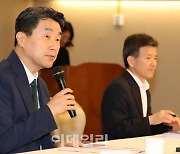 [포토]이주호 사회부총리 겸 교육부 장관, '교권 보호' 위한 학부모와 소통