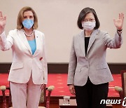 펠로시, 대만 방문 1주년 성명…"대만과 연대, 어느 때보다 중요"