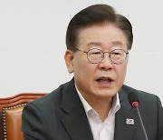 與 “김은경 사과 ‘할리우드 액션’…李 직접 사과해야”