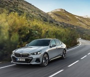 지난달 수입차 판매량 줄었다…BMW, 벤츠 제치고 1위 유지