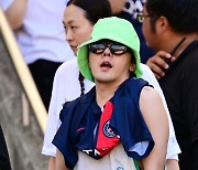 부산 찾은 지드래곤, PSG 경기 직관[포토엔HD]