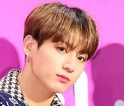 BTS 정국, 실수로 걸린 '비밀 계정'…급하게 내놓은 해명