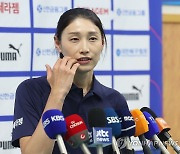 '배구 황제' 김연경, IOC 선수위원 도전 공식화…한국 선발 응시