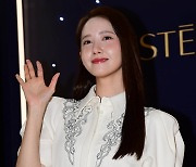 [TEN포토] 윤아 '섹시한 레드립'