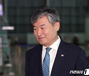 출국하는 조태용 국가안보실장